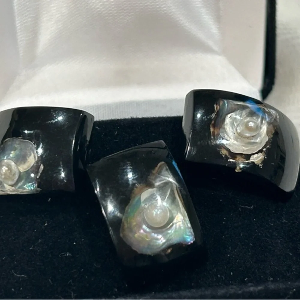 Men’s Vintage Pearl in Oyster Shell Cuff Links and Tie Clip